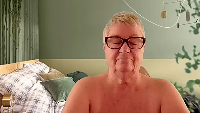 Snapshot of GrannyChrissy68 chatting on 03.25.26 GrannyChrissy68 online show from 03.25.26