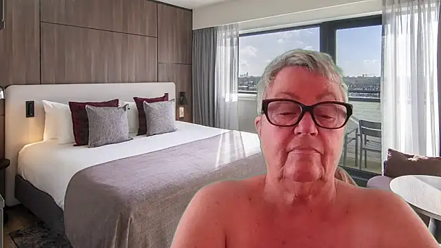 GrannyChrissy68 online show from 05.20.26