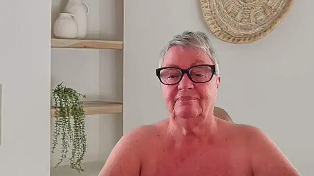 GrannyChrissy68 online show from 05.27.26