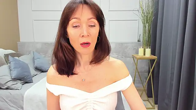 Snapshot of Maria_Gold chatting on 03.10.25 Maria Gold online show from 03.10.25