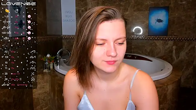 Snapshot of MelindaTin chatting on 12.06.24 MelindaTin online show from 12.06.24