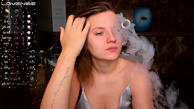 Snapshot of MelindaTin chatting on 12.11.24 MelindaTin online show from 12.11.24