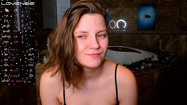 Snapshot of MelindaTin chatting on 01.04.25 MelindaTin online show from 01.04.25