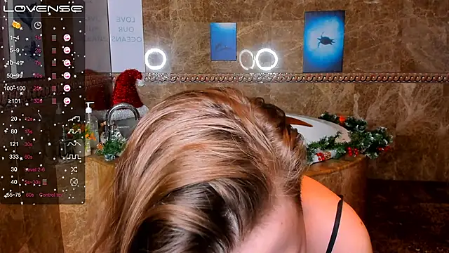 Snapshot of MelindaTin chatting on 01.04.25 MelindaTin online show from 01.04.25