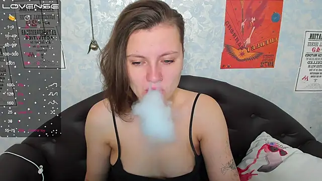 Snapshot of MelindaTin chatting on 03.16.25 MelindaTin online show from 03.16.25