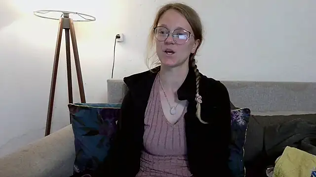 little-leni online show from 04.11.26