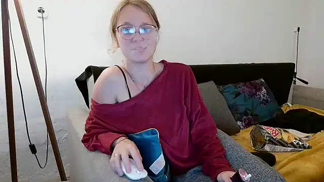 Snapshot of little-leni chatting on 05.09.26 little-leni online show from 05.09.26