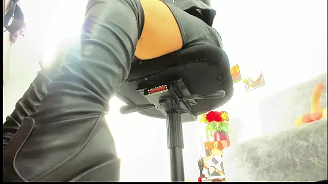 MIss Kendall  online show from 02.23.25