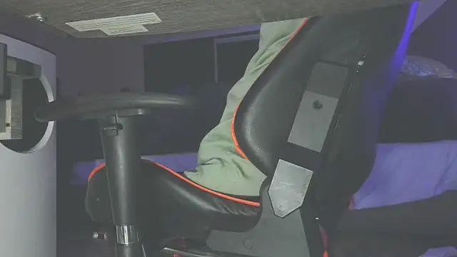 Dick and muscles online show from 03.13.25