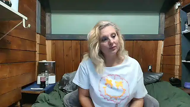 Snapshot of lisaxlovexxx chatting on 05.11.26 lisaxlovexxx online show from 05.11.26