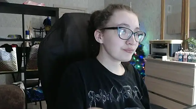 Snapshot of AnKey_Rayah chatting on 01.19.25 AnKey Rayah online show from 01.19.25