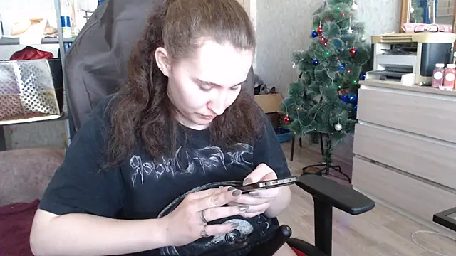 Snapshot of AnKey_Rayah chatting on 01.24.25 AnKey Rayah online show from 01.24.25