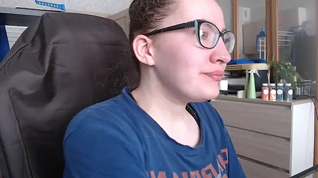 Snapshot of AnKey_Rayah chatting on 02.14.25 AnKey Rayah online show from 02.14.25