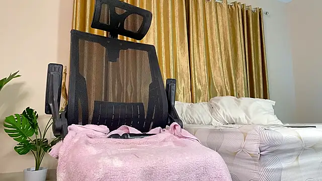 KatnessHot online show from 01.04.25