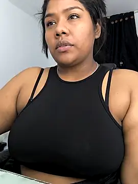 Snapshot of paola091 chatting on 09.28.25 paola091 online show from 09.28.25