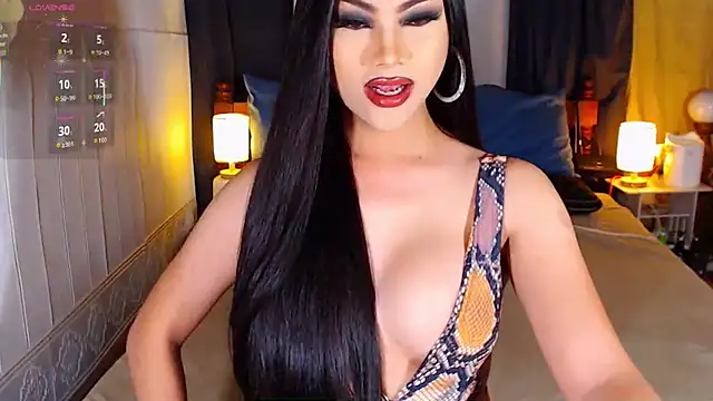 Snapshot of UrsexiestTammy chatting on 09.19.25 UrsexiestTammy online show from 09.19.25