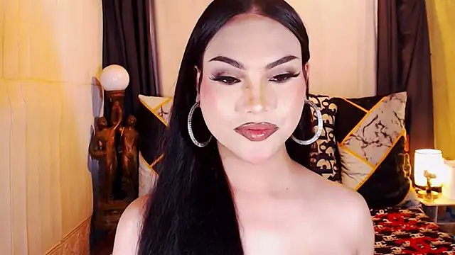 Snapshot of UrsexiestTammy chatting on 11.15.25 UrsexiestTammy online show from 11.15.25