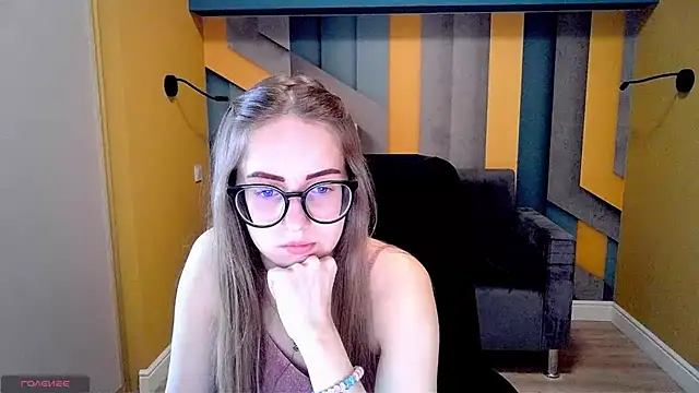 AliceAdams online show from 03.08.25