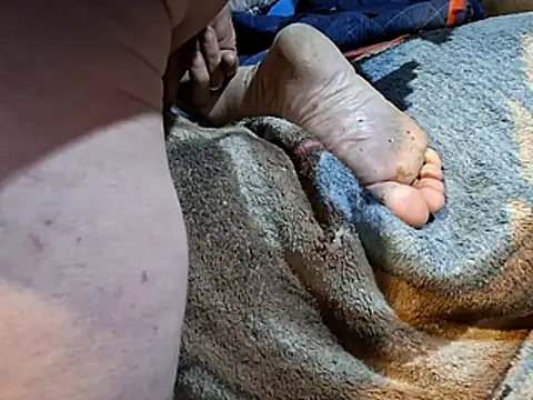 Snapshot of bobbybullit chatting on 11.20.25 bobbybullit online show from 11.20.25