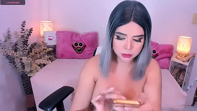 Snapshot of AmazingDREAMGirl chatting on 09.18.25 AmazingDREAMGirl online show from 09.18.25