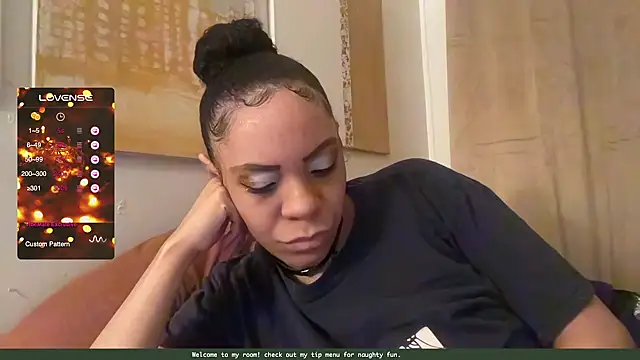 Snapshot of Sanaawest chatting on 12.17.24 Sanaawest online show from 12.17.24