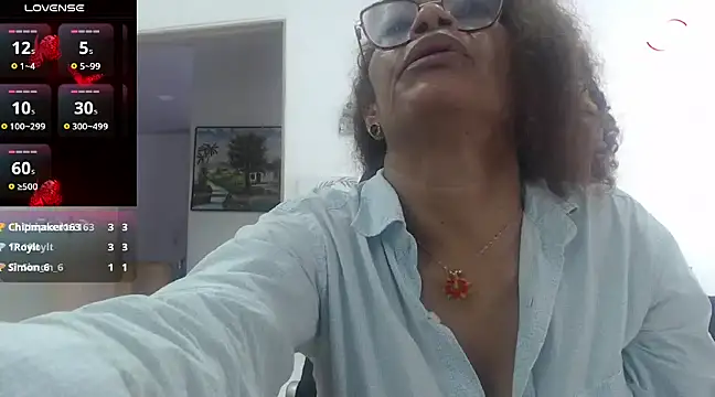 Snapshot of BustyMilf_ chatting on 03.10.25 BustyMilf online show from 03.10.25