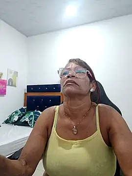 Snapshot of BustyMilf_ chatting on 10.21.25 BustyMilf online show from 10.21.25