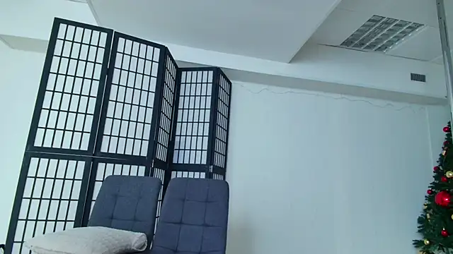 girl nextd00r online show from 01.10.25