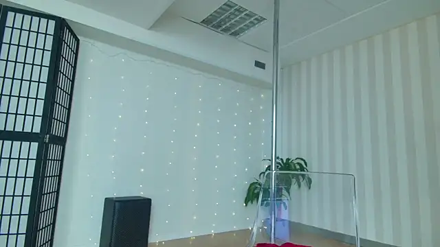 girl nextd00r online show from 02.06.25