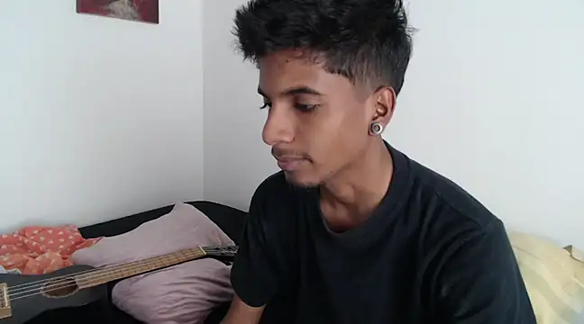 Snapshot of stevenosori chatting on 12.28.24 stevenosori online show from 12.28.24