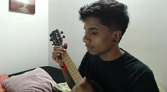 Snapshot of stevenosori chatting on 12.28.24 stevenosori online show from 12.28.24