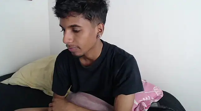 Snapshot of stevenosori chatting on 12.29.24 stevenosori online show from 12.29.24