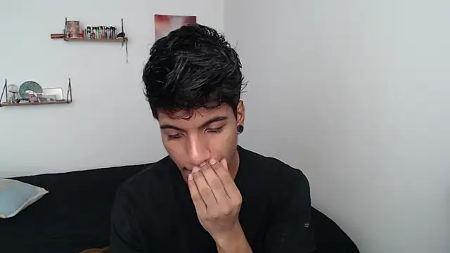 Snapshot of stevenosori chatting on 02.18.25 stevenosori online show from 02.18.25