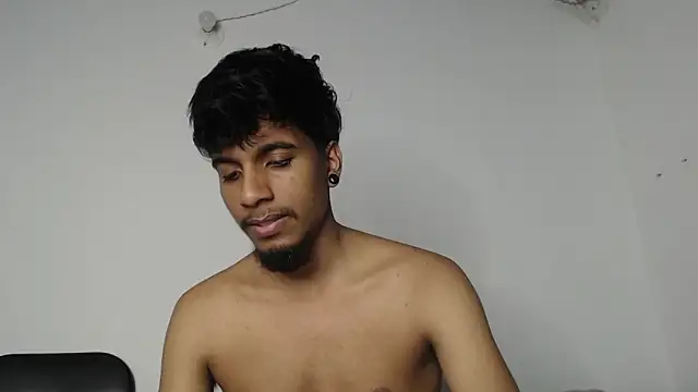 Snapshot of stevenosori chatting on 10.12.25 stevenosori online show from 10.12.25