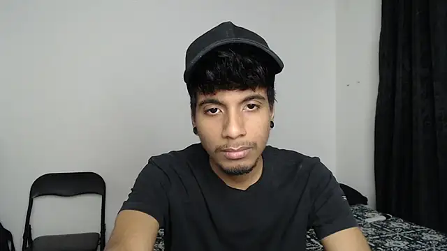 Snapshot of stevenosori chatting on 11.02.25 stevenosori online show from 11.02.25