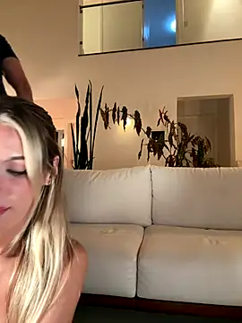 Snapshot of jasminesummer chatting on 10.04.25 jasminesummer online show from 10.04.25