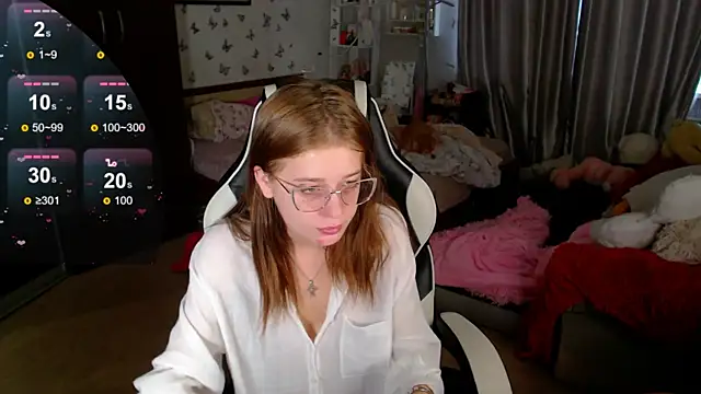 Kira honeyy online show from 04.12.26