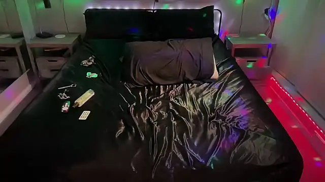 Snapshot of MikyFoxx chatting on 02.05.26 MikyFoxx online show from 02.05.26