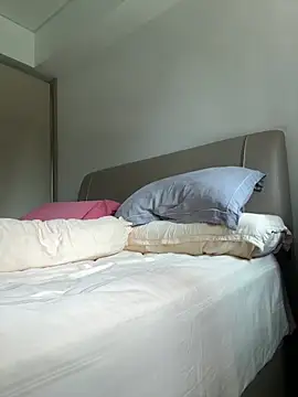 Snapshot of knobhead2020 chatting on 10.24.25 knobhead2020 online show from 10.24.25