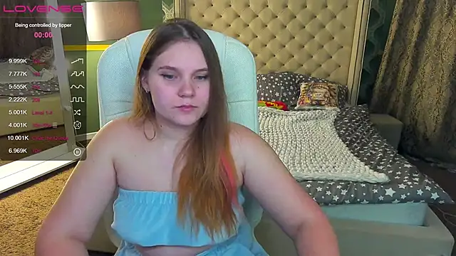 Snapshot of VinnaSky chatting on 01.15.25 VinnaSky online show from 01.15.25