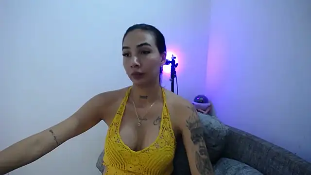 Snapshot of Allyson_Smith chatting on 12.14.24 Allyson Smith online show from 12.14.24