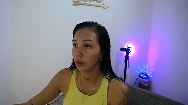 Snapshot of Allyson_Smith chatting on 12.30.24 Allyson Smith online show from 12.30.24