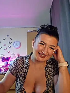 Snapshot of Hotangel75 chatting on 09.12.25 Hotangel75 online show from 09.12.25