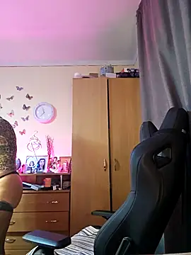 Snapshot of Hotangel75 chatting on 09.17.25 Hotangel75 online show from 09.17.25