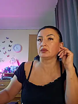 Snapshot of Hotangel75 chatting on 10.31.25 Hotangel75 online show from 10.31.25