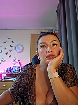 Snapshot of Hotangel75 chatting on 10.31.25 Hotangel75 online show from 10.31.25