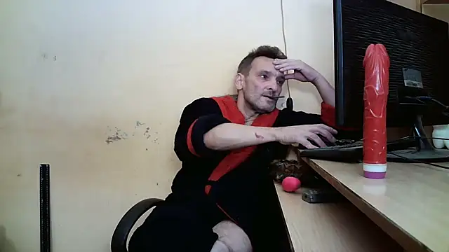 Snapshot of dundyFocus chatting on 09.27.25 dundyFocus online show from 09.27.25