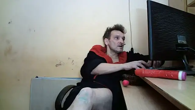 Snapshot of dundyFocus chatting on 03.16.26 dundyFocus online show from 03.16.26