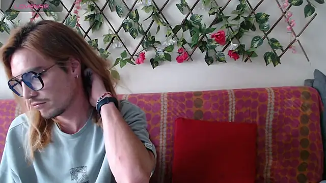 Snapshot of Jack_Emily1 chatting on 05.29.26 Jack Emily1 online show from 05.29.26