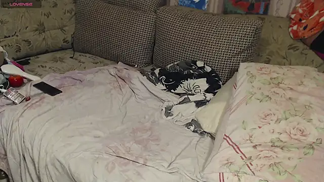 Snapshot of FancyLily chatting on 02.01.25 FancyLily online show from 02.01.25